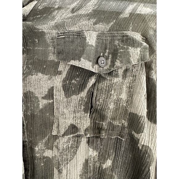 Eddie Bauer Women's Green Camo Button Up Shirt Camouflage Size LT - Picture 3 of 9